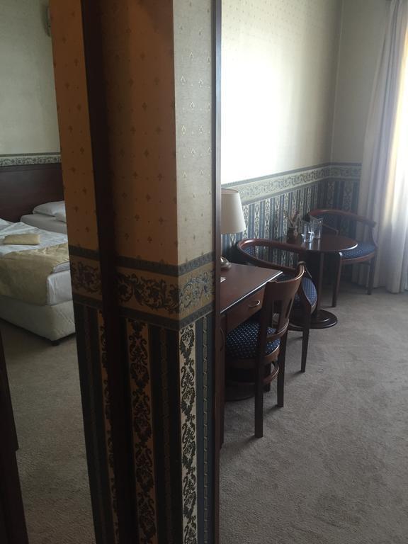 Chateau Montagne Hotel Troyan ترويان المظهر الخارجي الصورة